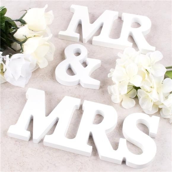 Outlet White Wooden Mr and Mrs Signs Wedding Present for Party Table Top - Picture 1 of 5